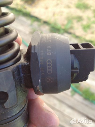 Насос-форсунки VAG 038 130 073 AG