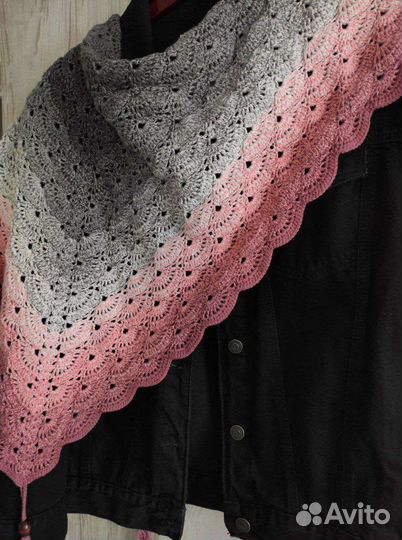 Вязаная косынка бактус