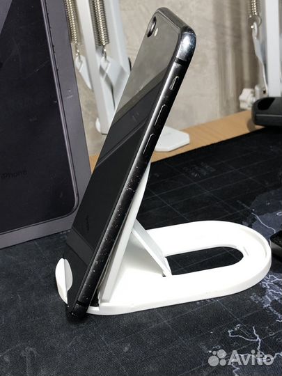 iPhone 8, 64 ГБ