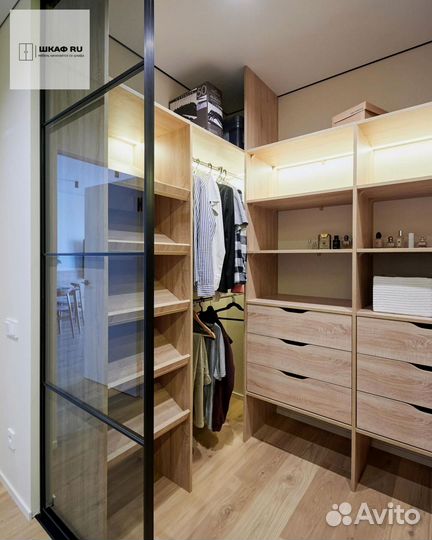 Современный шкаф купе