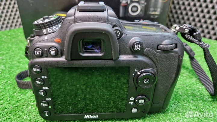 Зеркальный фотоаппарат Nikon D7100 Kit как новый