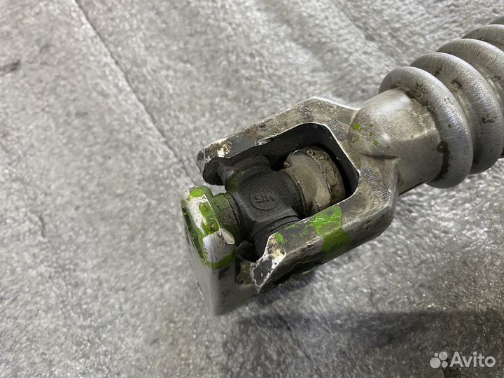 Вал рулево BMW 7 e38