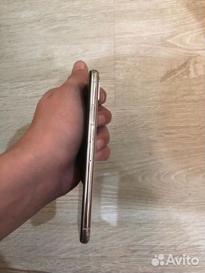 Телефон iPhone X