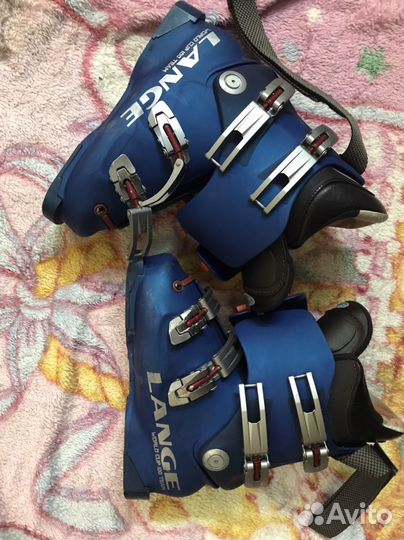 Горнолыжные ботинки lange