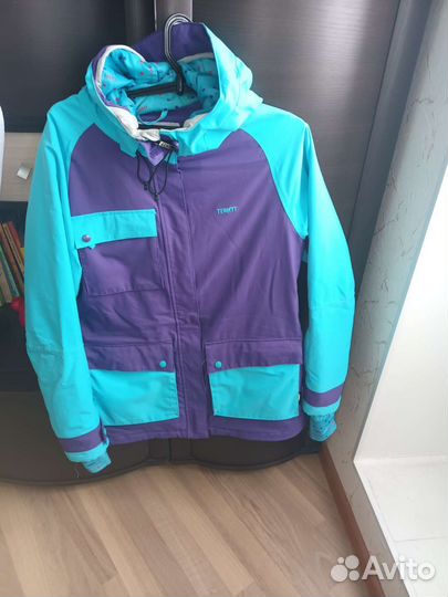 Горнолыжная женская куртка