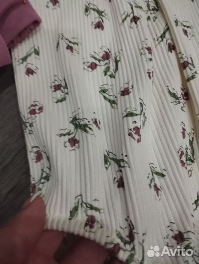 Продам комплект одежды для девочки