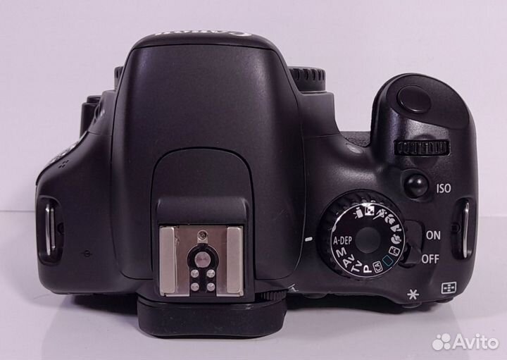 Canon EOS 550D EF-S 18-55mm f/3.5-5.6 IS Kit