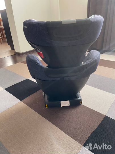 Автокресло (15-36 кг) Maxi-Cosi