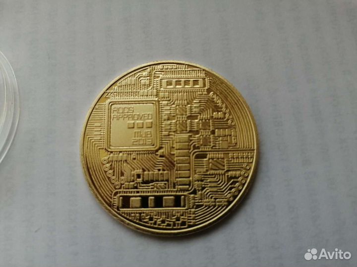 Сувенирная монета биткоин
