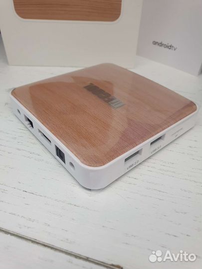 Смарт приставка MeCool KM6 Deluxe 4/64