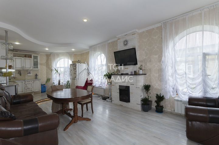 Дом 158 м² на участке 7 сот.