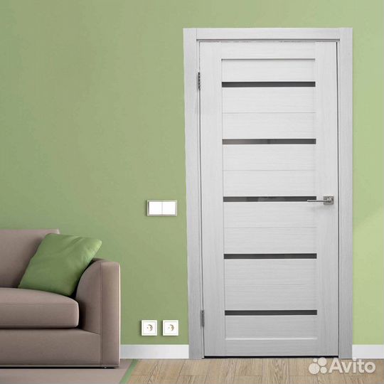 Дверь межкомнатная белая со стеклом