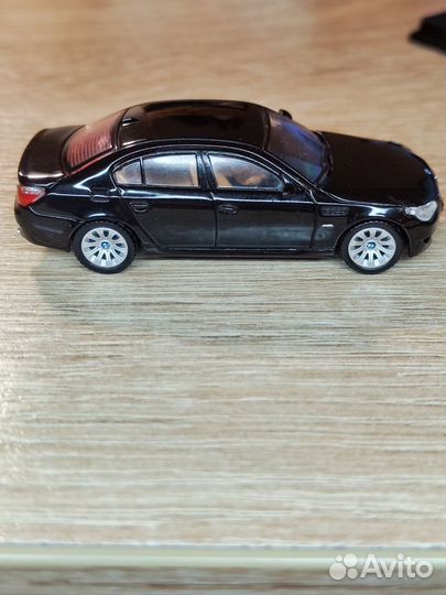 BMW M5 (e60) sedan 1 64 New