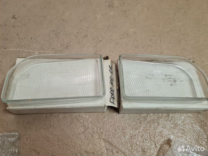 Стекло фары (правое и левое) Ford Escort 4 (86-90)