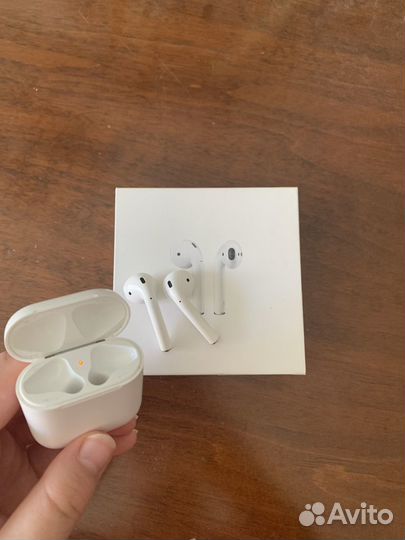 Наушники Apple Airpods