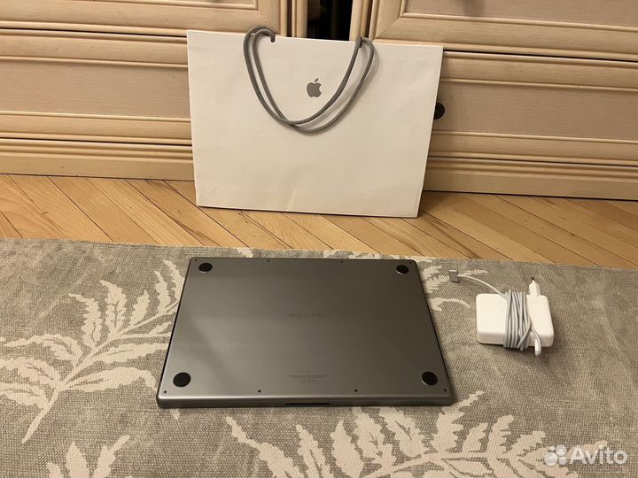 MacBook Pro 16 M1 Max 32Gb 1Tb Ростест
