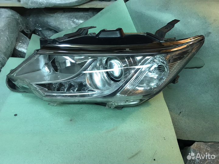 Фара левая Toyota Camry 50 V55 xenon