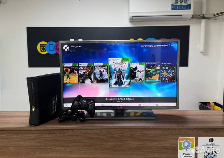 Прошитая xbox360 slim + 2 геймпада + много игр