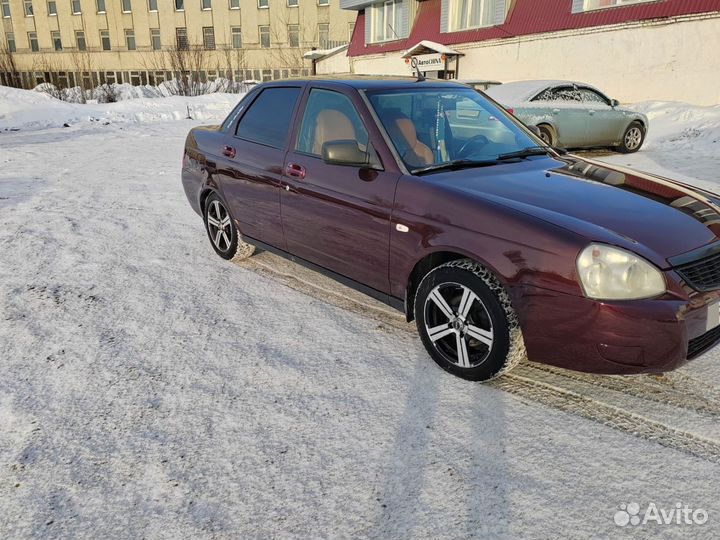 LADA Priora 1.6 МТ, 2011, 200 995 км