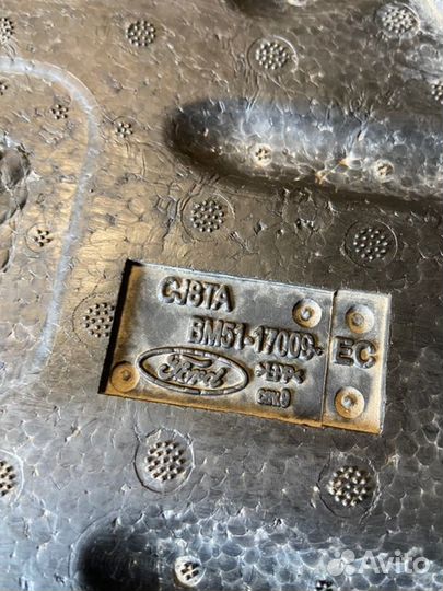 Ящик под инстумент Ford Focus