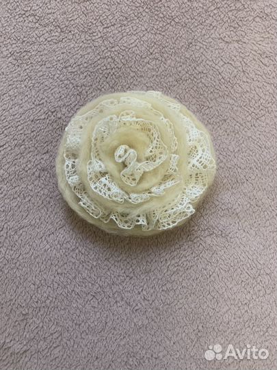 Брошь - цветок из ткани