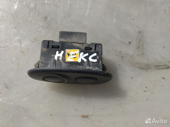 Кнопка открывания багажника и лючка деу нексия