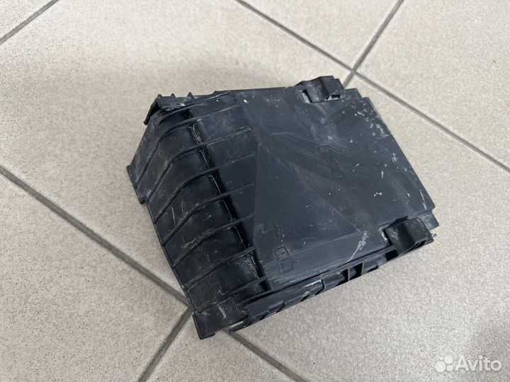 Крышка блока предохранителей Octavia A5 Октавия