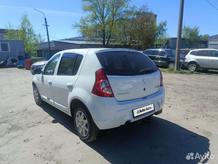 Renault Sandero 1.6 AT, 2011, 118 500 км