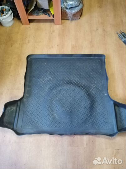 Коврик в багажник Рено Логан 05-2015г