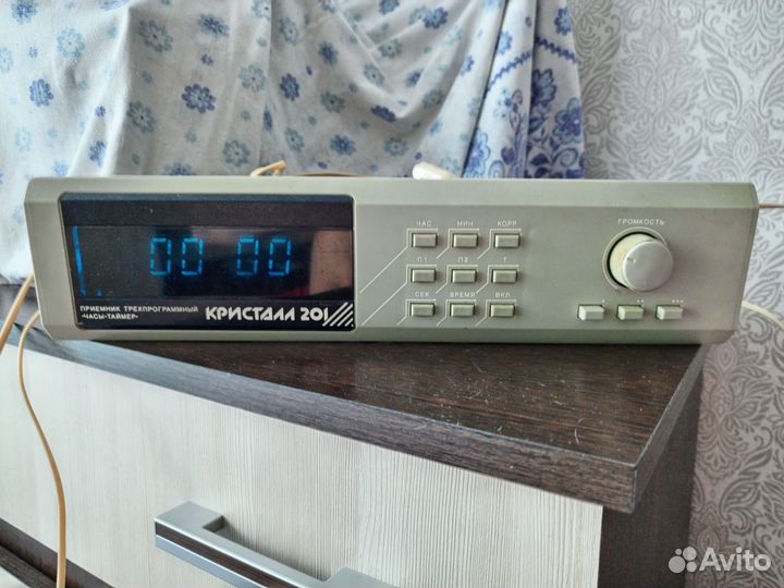 Трёх программный приемник Кристалл 201. СССР