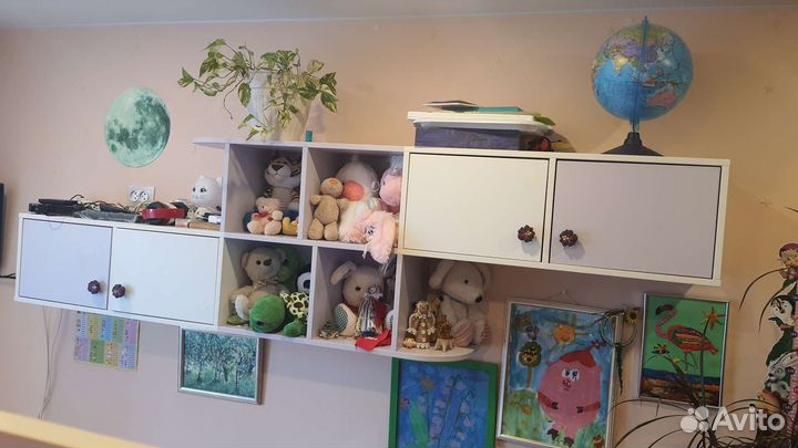 Полка навесная для детской