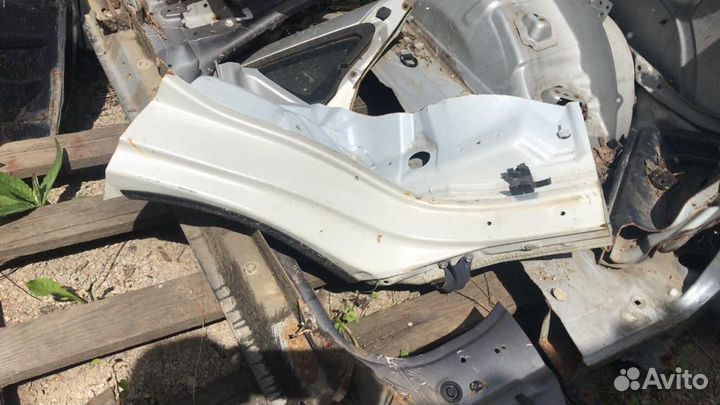 Задняя правая часть порога на Prado 150