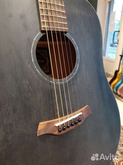 Акустическая гитара с широким грифом Baton Rouge