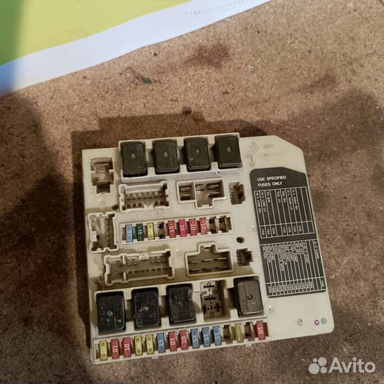 Блок предохранителей подкапотный Nissan Note E11