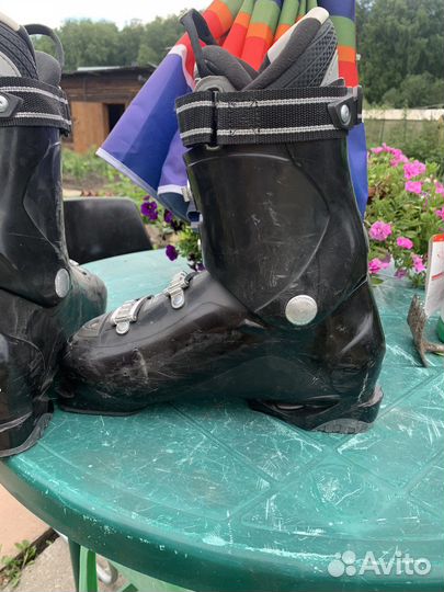 Горнолыжные ботинки atomic