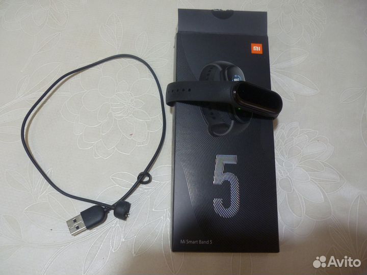 Фитнес браслет Xiaomi Mi Smart Band 5