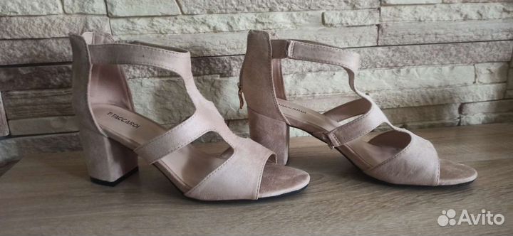 Босоножки женские