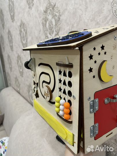 Бизиборд домик