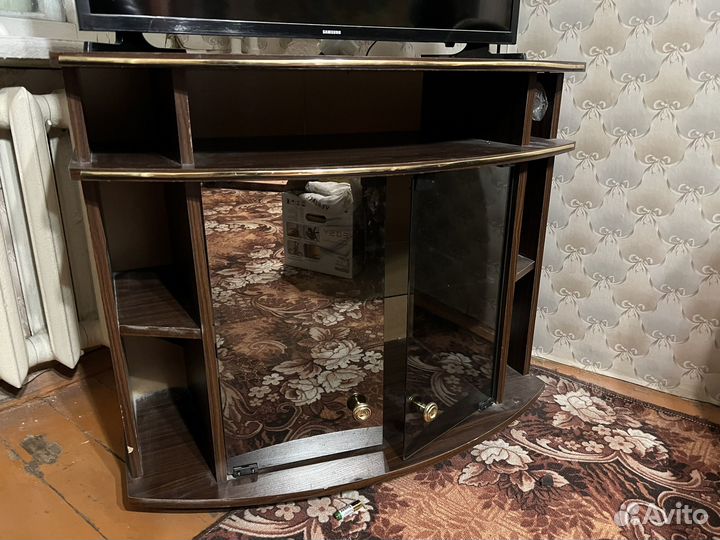 Тумба под телевизор