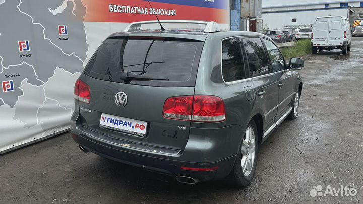 Крыло переднее левое Volkswagen Touareg (GP) 7L682