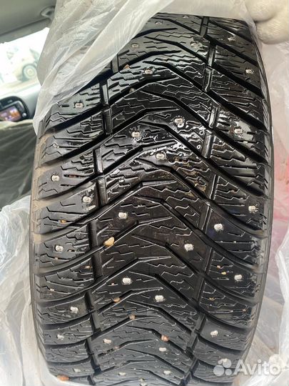 Yokohama Ice Guard IG65 235/45 R18 98T