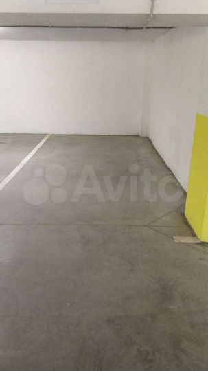 Машиноместо, 14 м²