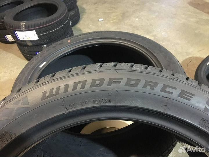Windforce Snowblazer UHP 245/45 R19 102V