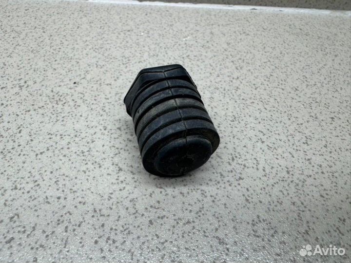 Отбойник крышки багажника Mitsubishi Asx GA1W 1.6Л