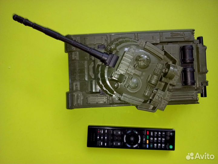 Детские игрушки танк