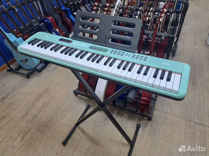 Синтезатор со стойкой