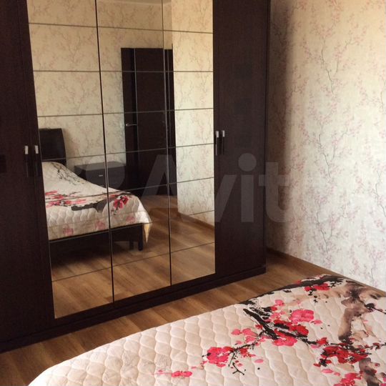 2-к. квартира, 57 м², 8/10 эт.