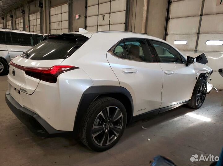 Запчасти на 2020 lexus UX 250H