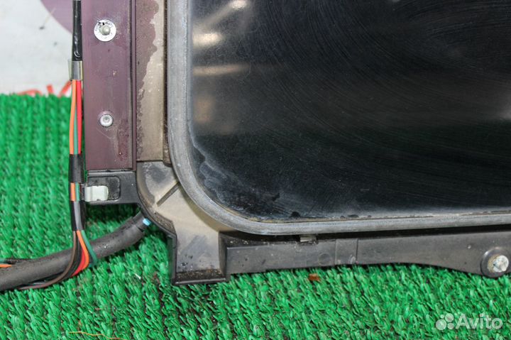 Люк в сборе на Chevrolet Suburban GMT800