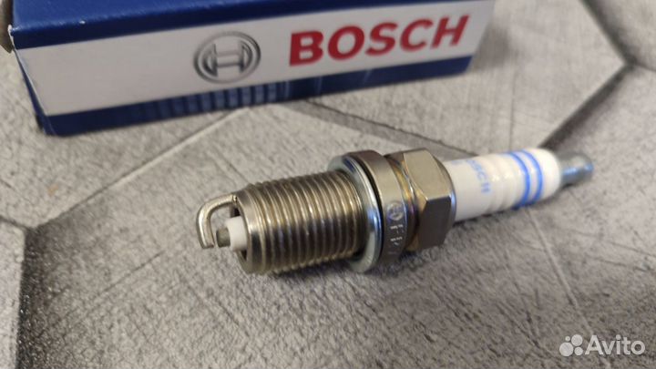 Комплект свечей зажигания Bosch FR7DC